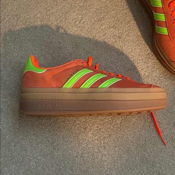 New w/ out Box Womens Adidas Gazelle Bold - US 7 - Picture 3 of 6